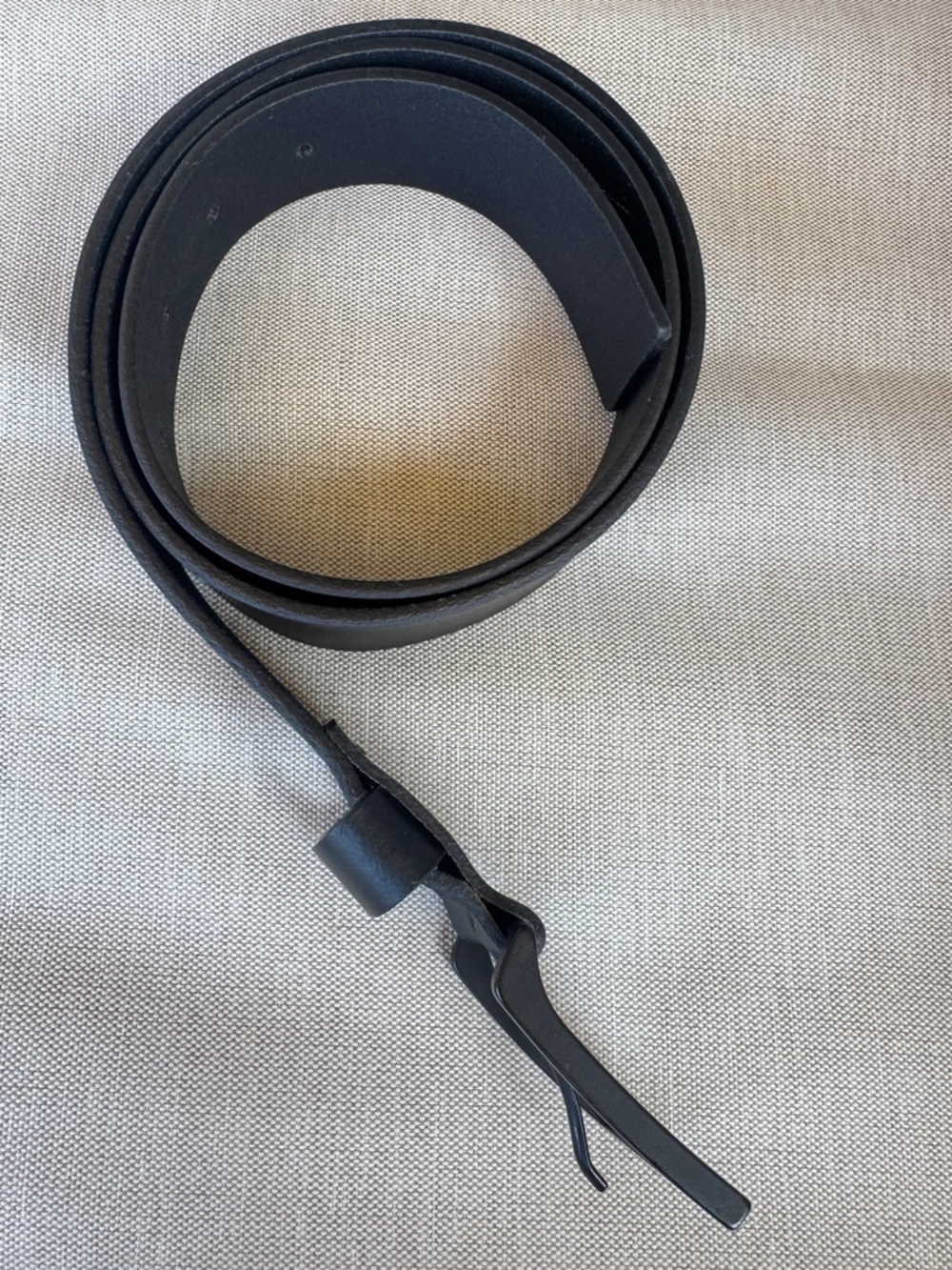 Boss Urban SZ 35 Black Men’s Leather Belt with Matte Black Buckle - Picture 3 of 5